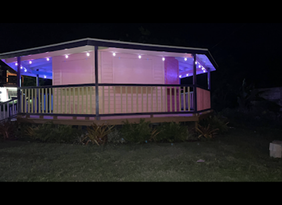 the-bahamas/eleuthera-island/bar/crossroads-sports-bar-grill