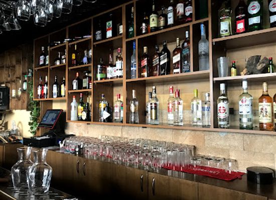 lebanon/baabda/bar/the-cavern-pub
