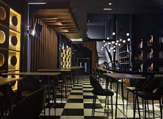 cyprus/paphos/bar/la-nuit-lounge-bar