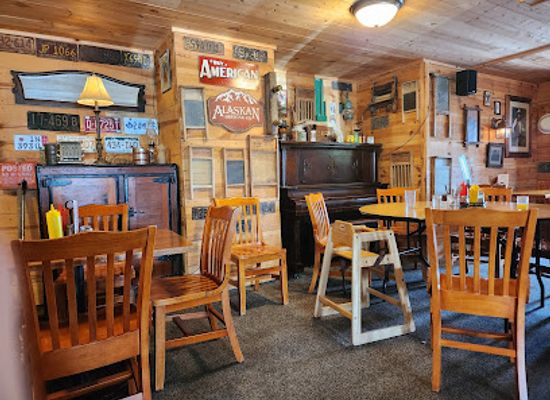 minnesota/gunflint-trail/bar/my-sister-s-place