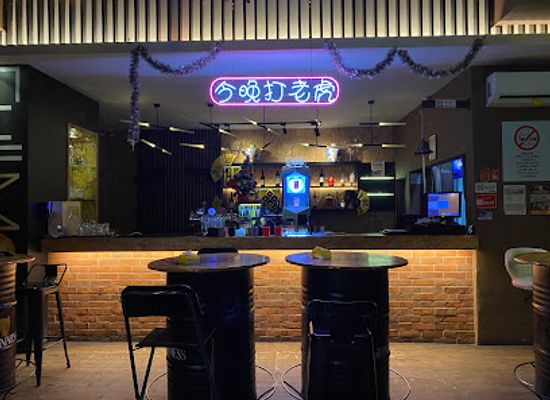 malaysia/kedah/bar/full-moon-cafe