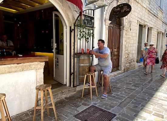 montenegro/budva-riviera/bar/rakija-wine-bar