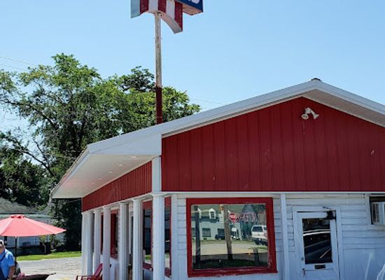 illinois/shawnee-hills/bar/ned-s-shed