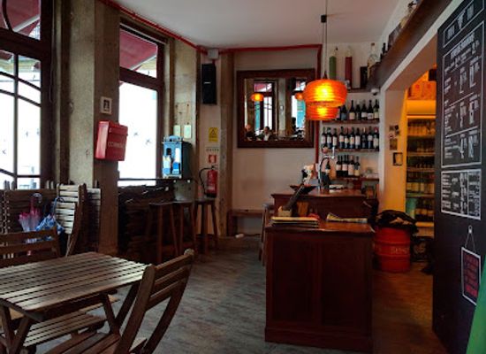 portugal/porto/bar/aduela