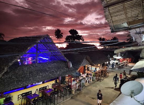 madagascar/nosy-be/bar/le-taxi-be