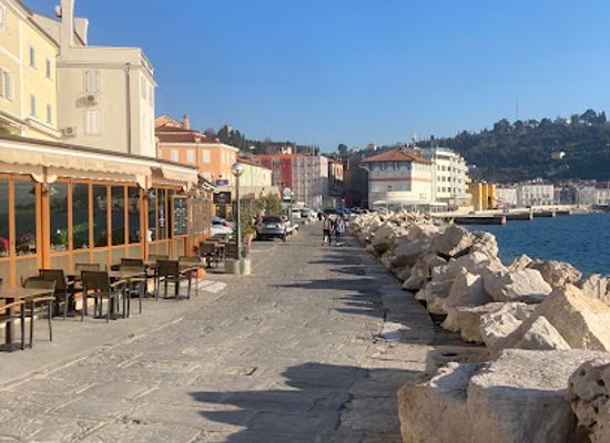 slovenia/piran/bar/restavracija-tri-vdove-piran