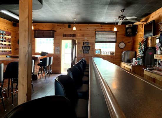 michigan/upper-peninsula/bar/new-moon-tavern