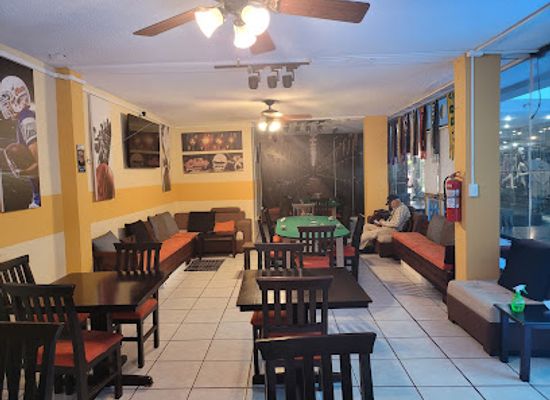 ecuador/sierra/bar/cheers-restaurant-and-bar