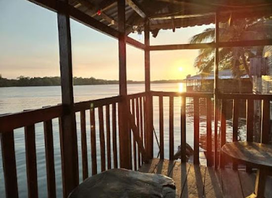honduras/gracias-a-dios-region/bar/cocos-bar