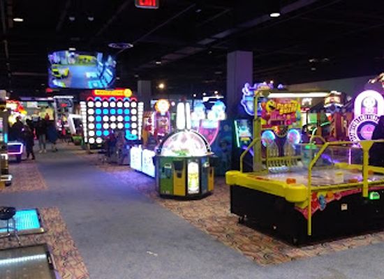maine/greater-portland-and-casco-bay/bar/round1-bowling-arcade