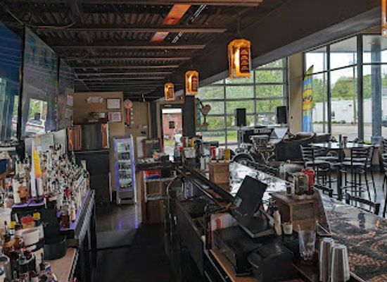 new-hampshire/lake-winnipesaukee/bar/whiskey-tavern