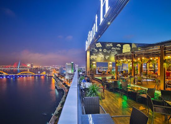 vietnam/da-nang/bar/brilliant-top-bar