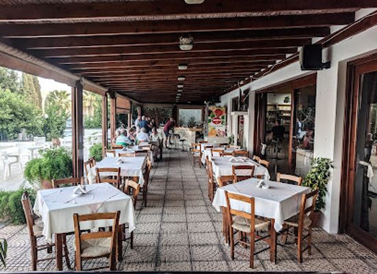 cyprus/pissouri-village/bar/pissouriana-restaurant-apts