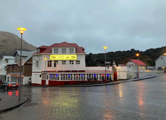 iceland/westman-islands/bar/lundinn-original-puffin-bar
