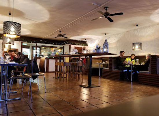 iceland/grindavik/bar/papas-restaurant