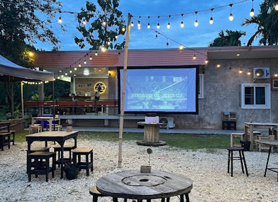thailand/rayong/klaeng/bar/black-bar-and-cafe