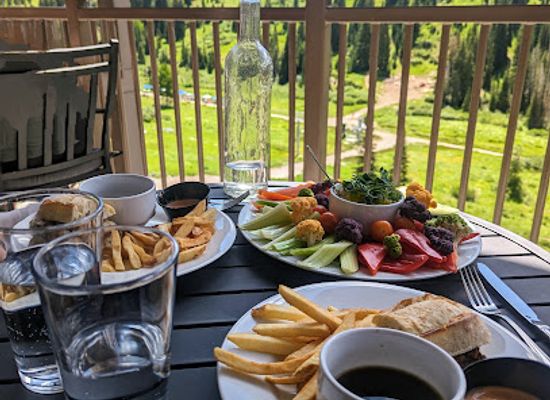 utah/snowbird/bar/the-gulch-pub