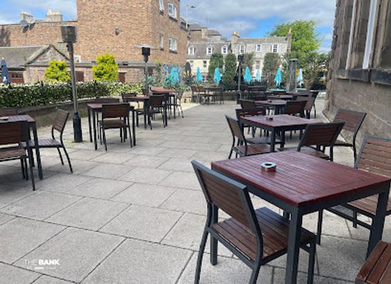 united-kingdom/perthshire/bar/the-bank-bar-beer-garden