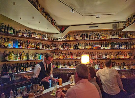 switzerland/zurich/lindenhof/bar/old-crow