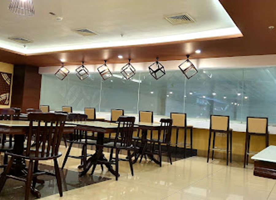 Discover the vibrant nightlife at Lounge Bar - Firefly in Nedumbassery, where delicious drinks meet a lively atmosphere for unforgettable evenings.