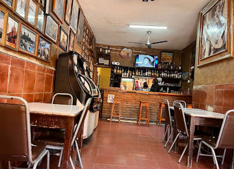 Discover the vibrant nightlife at Bar San Miguel, where local beers and cocktails await in the heart of San Miguel de Allende.