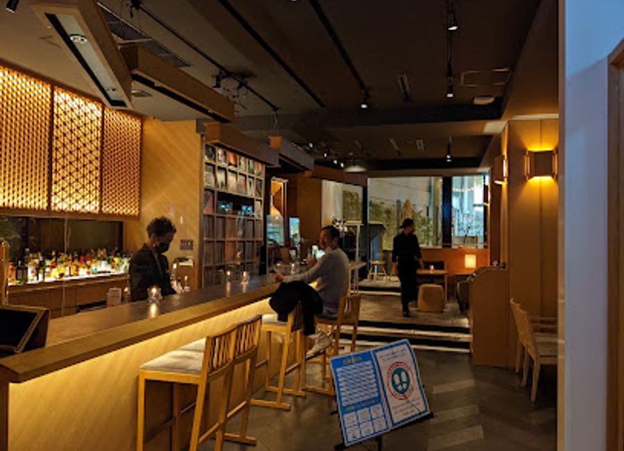 Experience the vibrant nightlife at Kanazawa Music Bar, where live music and delightful drinks create unforgettable memories in Kanazawa.