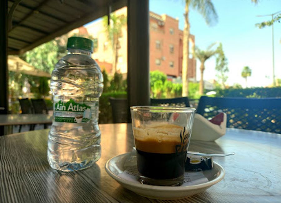 Experience the vibrant flavors of Morocco at Café Les Montagne, a delightful grill café in the heart of Marrakech.