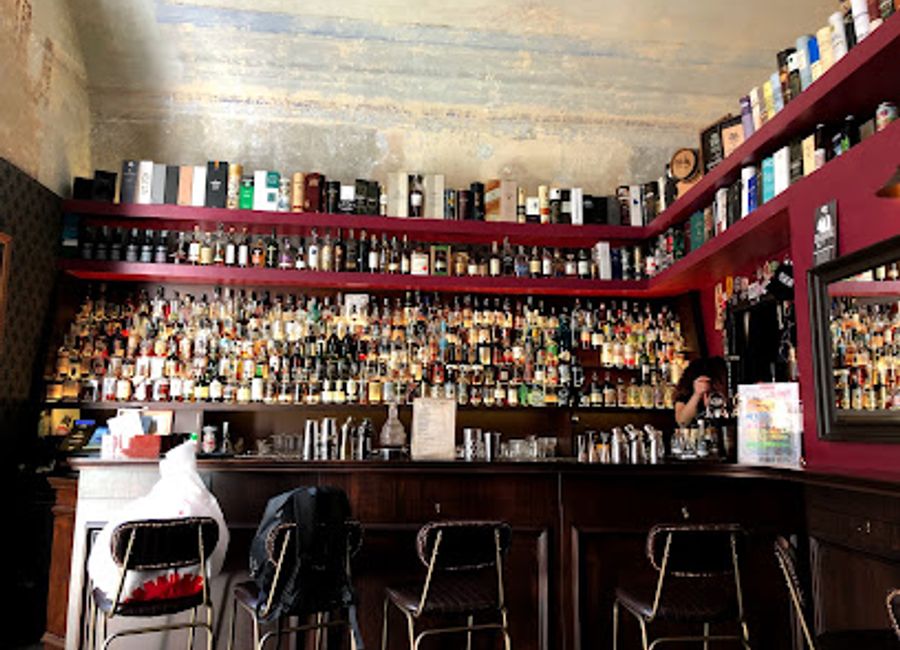 Experience the vibrant nightlife of Florence at Love Craft, a top bar offering creative cocktails and a lively atmosphere for every traveler.