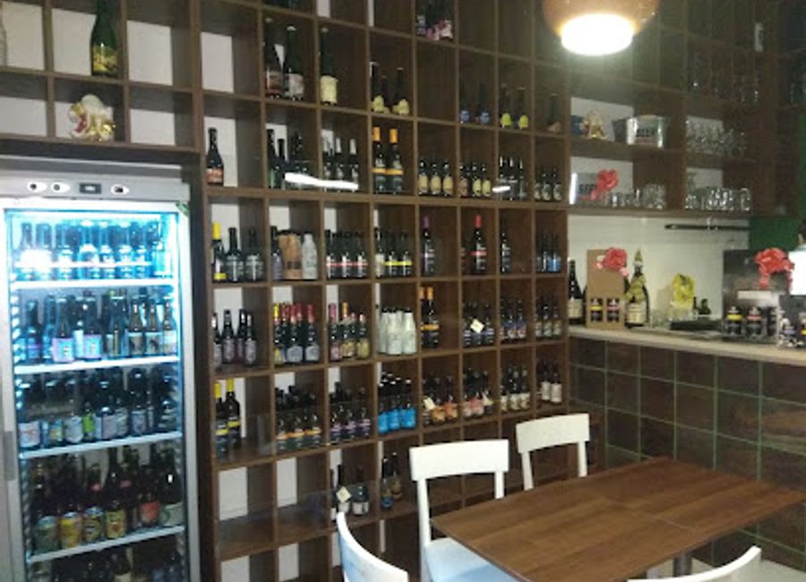 Experience the ultimate blend of craft beer, fine wines, and delicious bites at JAR in the heart of Matera.