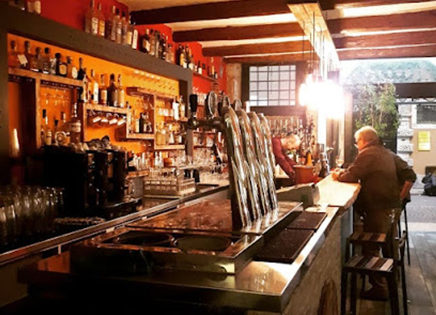 Discover the vibrant flavors of Trento at Locanda del Gatto Gordo, a charming pub-bar offering a perfect blend of local cuisine and warm ambiance.