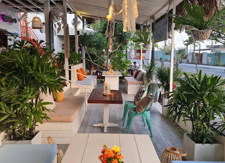 Discover the flavors of Con Dao at ULA Restaurant & Bar, where local ingredients meet international cuisine in a stunning tropical setting.