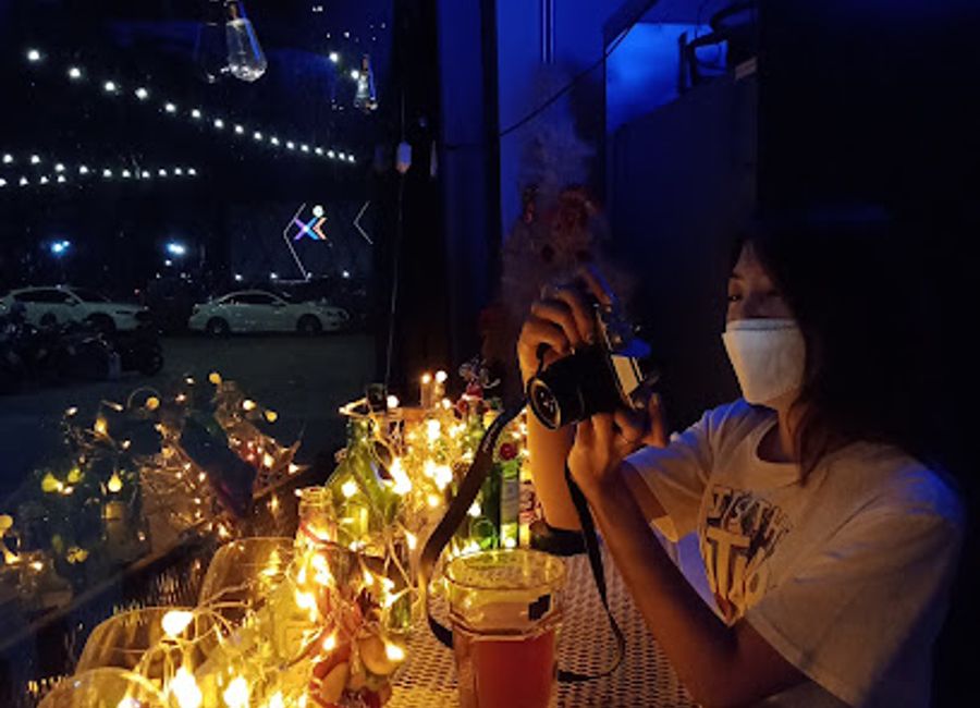 Experience the vibrant culinary scene at Bacon Bar, where craft beer, homemade pasta, and a lively atmosphere meet in the heart of Nan.