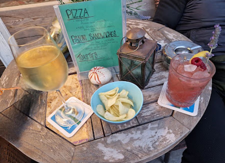 Discover Nook Cocktail Bar in Rhodes, where expertly crafted cocktails meet a vibrant atmosphere for an unforgettable night out.