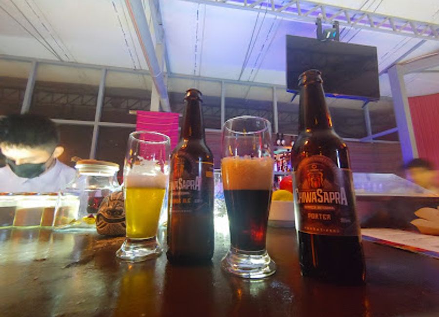 Experience the best of Peruvian cuisine with breathtaking mountain views at Lliclla Rooftop Bar in Huaraz, a culinary gem in the heart of the Andes.