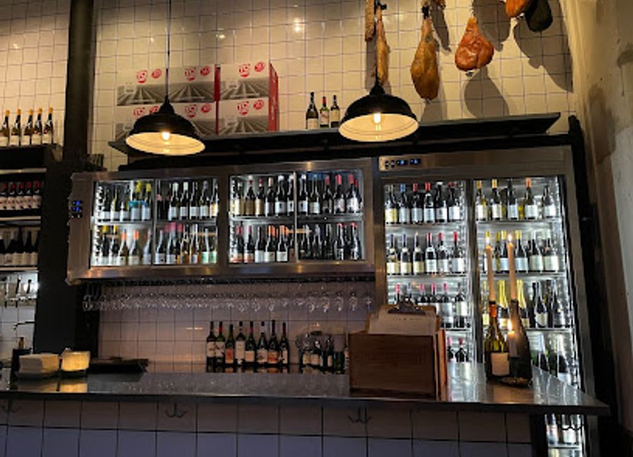 Experience the finest wines and a cozy atmosphere at Olssons Vin, Gothenburg's premier wine bar for enthusiasts and casual drinkers alike.