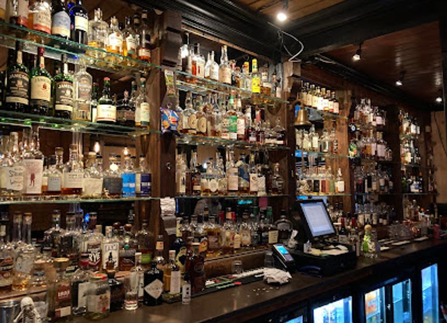 Dillon Whiskey Bar: A vibrant bar in Reykjavík offering whiskey tastings, karaoke, and live music for an unforgettable night out.