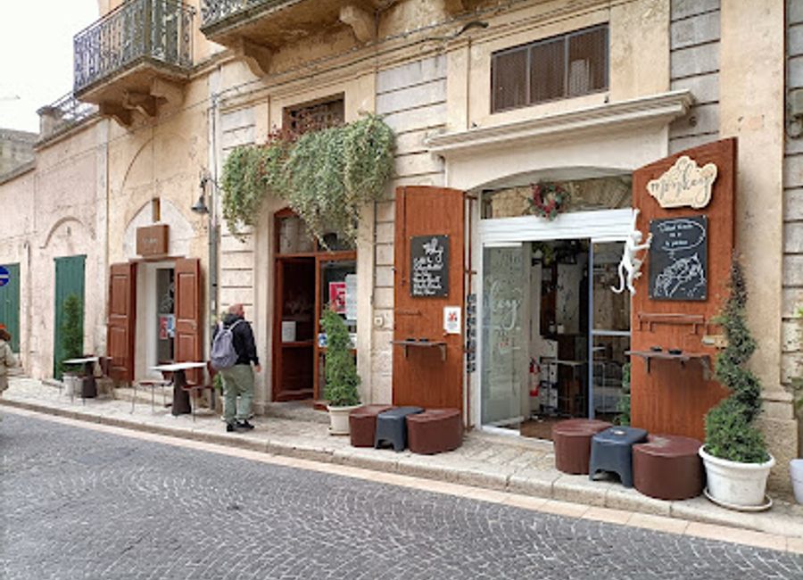 Experience the best of Matera’s cocktail culture at Monkey Drink House, where innovative drinks meet a vibrant atmosphere.