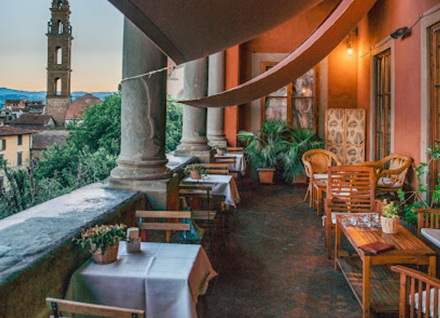 Experience breathtaking views and exquisite cocktails at Loggia Roof Bar, Florence's premier rooftop destination for relaxation and indulgence.