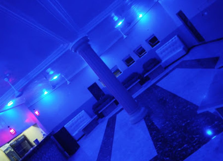 Discover Zara's Lounge in Kundi: where premium drinks, live music, and a vibrant atmosphere come together for an unforgettable night out.