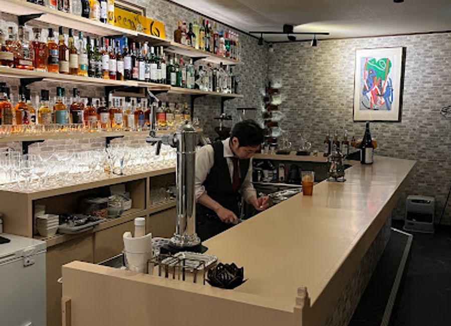 Discover the serene ambiance and exquisite drinks at BAR Queen's-Q Naoshima, the perfect retreat after exploring the island's art and culture.