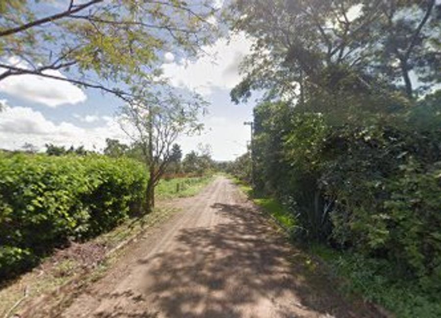 Discover the vibrant atmosphere of Guilas Beer in Chapada dos Guimarães, where great drinks and lively conversations await every visitor.