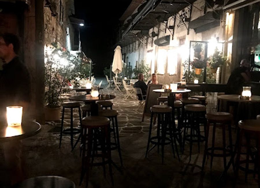 Experience the vibrant nightlife of Ioannina at Circus, where expertly crafted cocktails meet a lively atmosphere for unforgettable evenings.