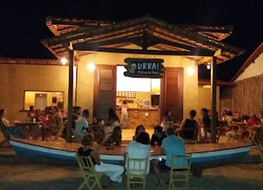 Experience the vibrant flavors of Maranhão at Urra! Beer Atins, where delicious grilled dishes meet an extensive selection of local beers.