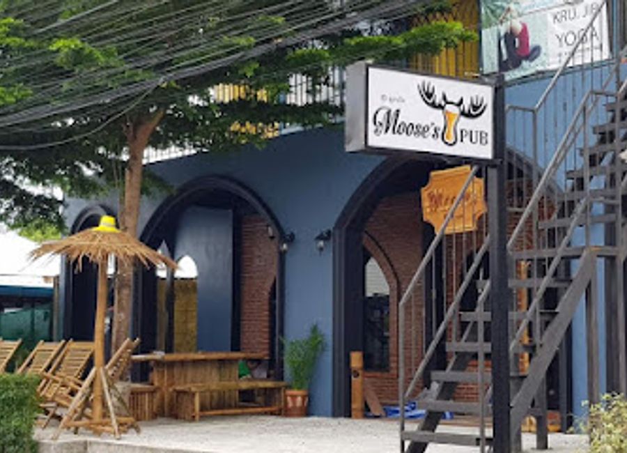 Experience the vibrant nightlife at Moose's Pub in Khuk Khak, where great drinks and live entertainment come together for an unforgettable evening.