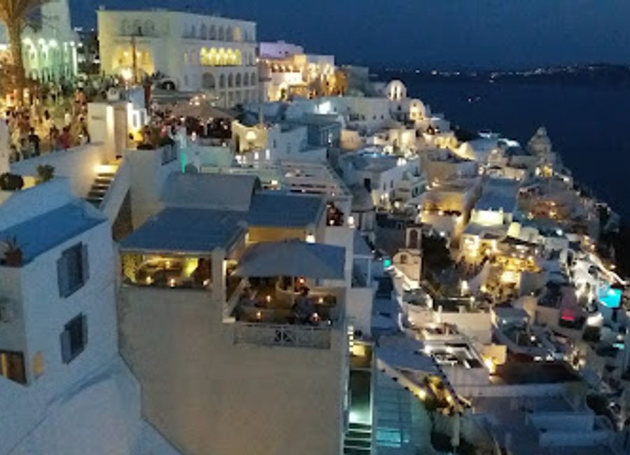Discover the vibrant nightlife of Santorini at 2 Brothers Bar, where great drinks, lively music, and unforgettable moments await you.