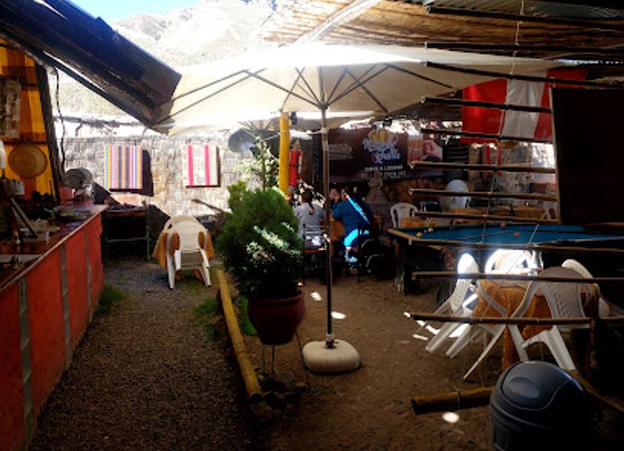 Discover Muspay Quilla: A vibrant bar in Chivay offering a lively atmosphere and a delightful selection of drinks and local culture.