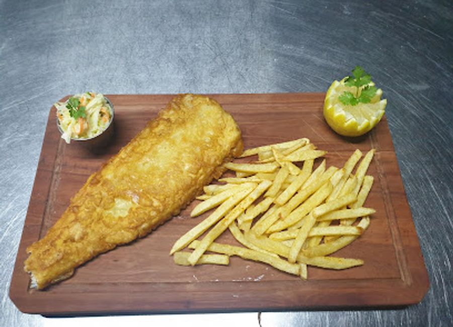 Discover Upside Downers Bar and Restaurant in Malongane for a unique dining experience with stunning ocean views and delicious food.