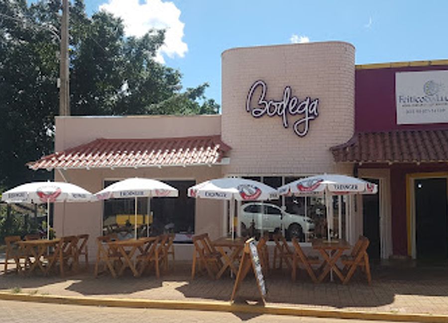 Discover the vibrant flavors of Brazil at Bodega da Chapada, a unique bar and gourmet grocery store in the heart of Chapada dos Guimarães.