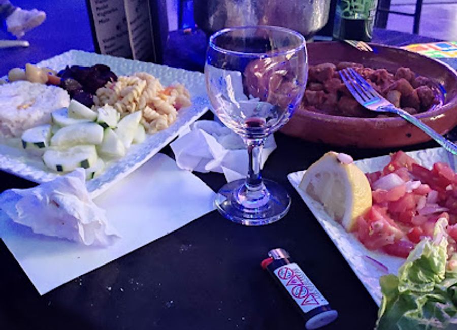 Experience the vibrant nightlife of Fès at Eden Chope Bar, where traditional flavors meet modern mixology in a cozy setting.