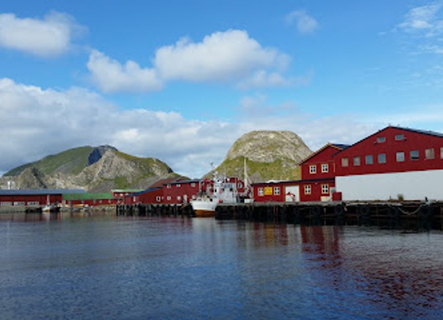 Experience the breathtaking beauty and culinary delights of Lofoten Værøy Brygge, a gem in Norway's stunning Lofoten Islands.